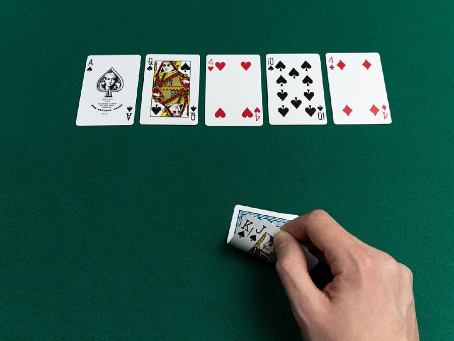 Cach nang cao hieu qua khi choi Poker online