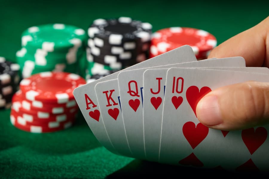 Những điều người chơi Poker trực tuyến giỏi luôn làm